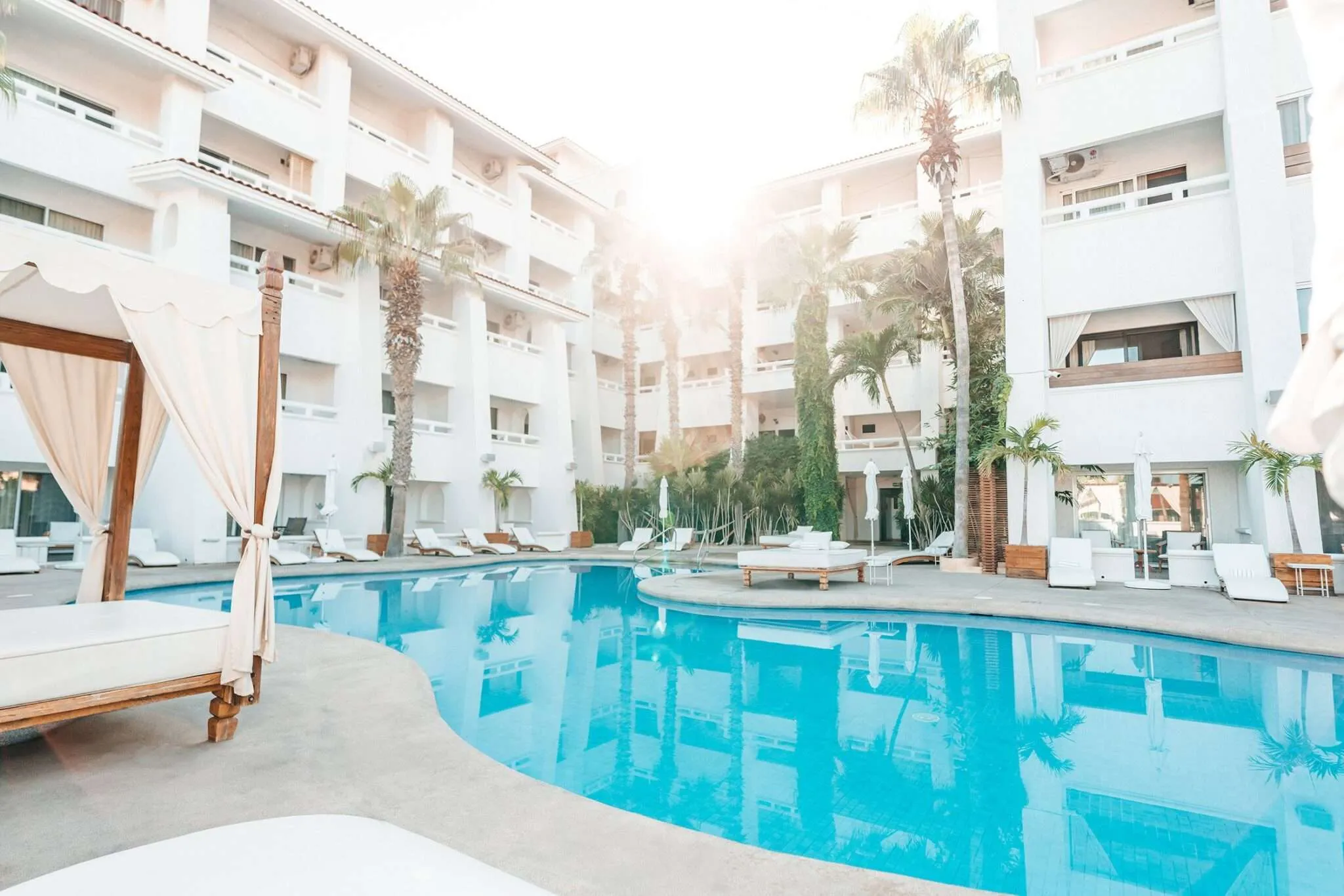 BahiaHotelBeachHousesocial-2048x1366